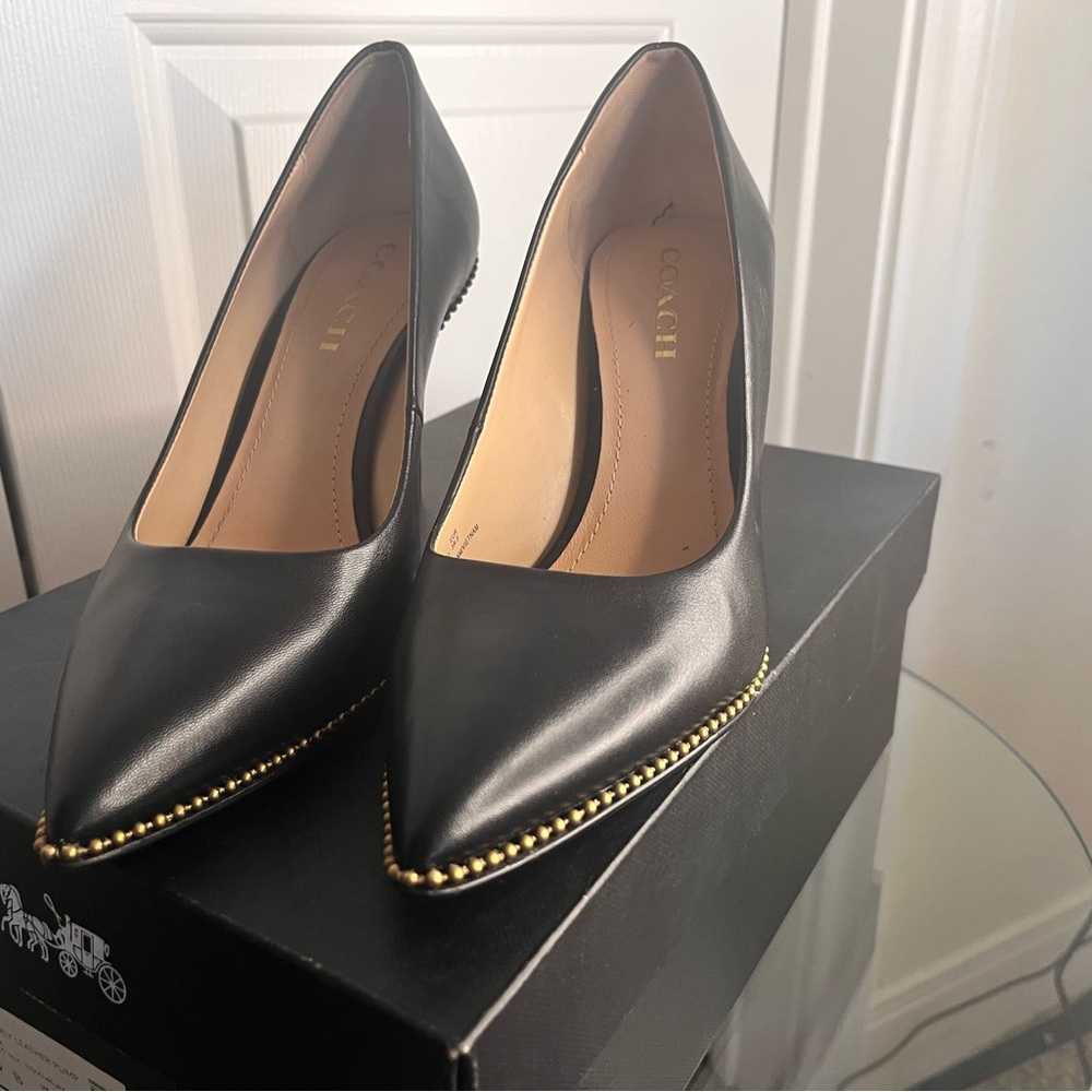 CoachWaverly Black Leather Pump